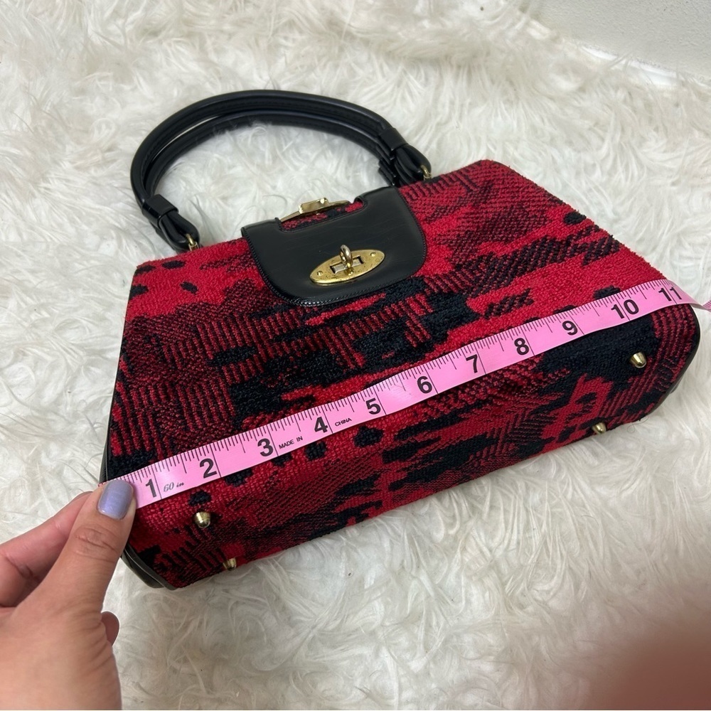 Vintage Red and black abstract carpet hand bag purse - Picture 14 of 16